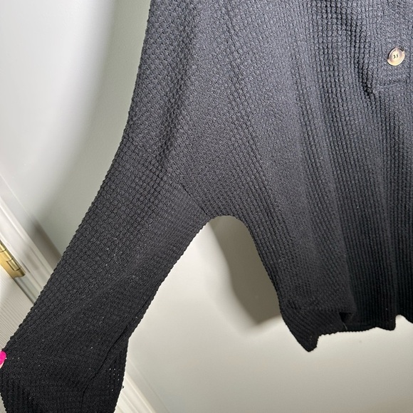 Black Waffle Knit Shirt Women's 2X - Picture 2 of 5